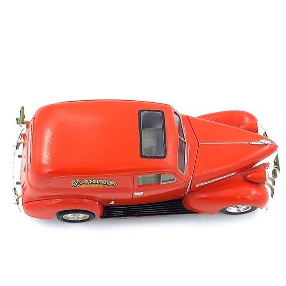 Monogram 39 Chevy Panel Truck Dr Feelgood's Elixir 1:24 Model 2772 Pre-Assembled - Picture 9 of 10